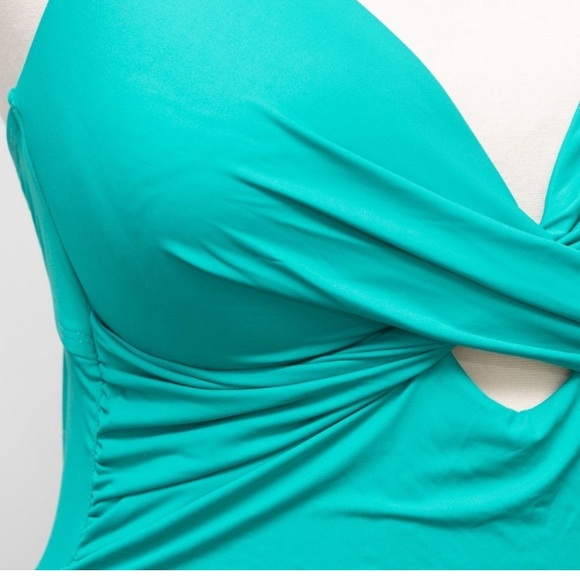 La Blanca 16 green Island Godess Twist Keyhole One Piece Swimsuit emerald plus - Picture 8 of 9